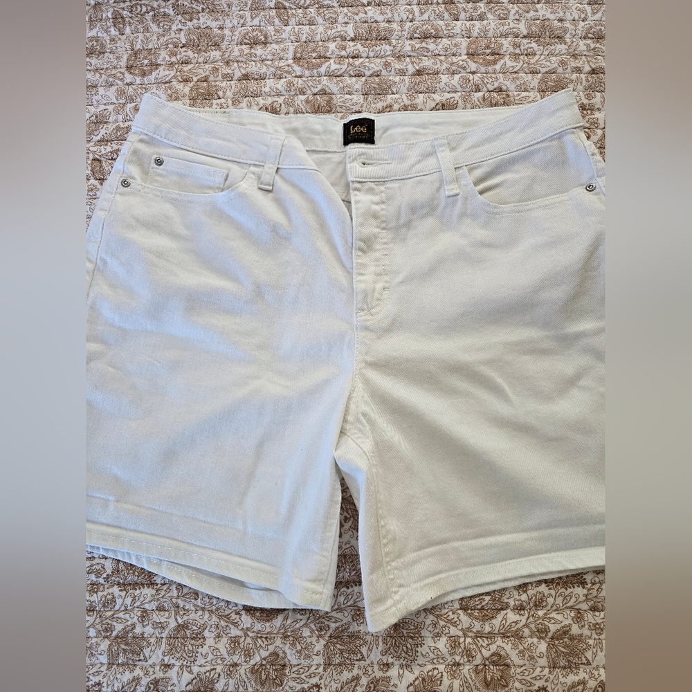 Lee White Jean Shorts, 18
